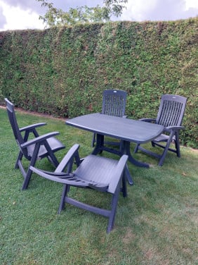 Tuinset 4 stoelen met tafel