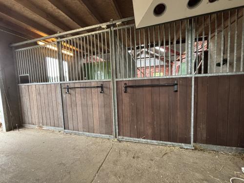 Nette paardenboxen