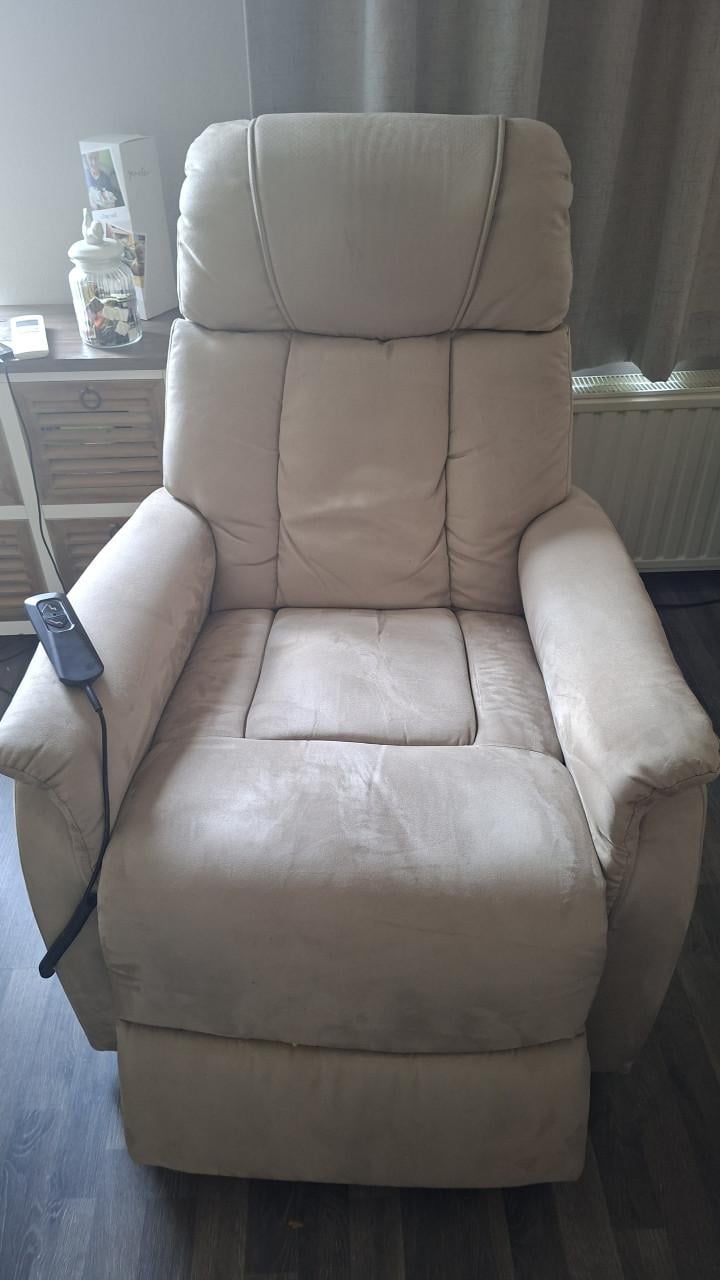 Relaxfauteuil (sta-op functie) in nieuwstaat en 2 stoeltjes in retro stijl