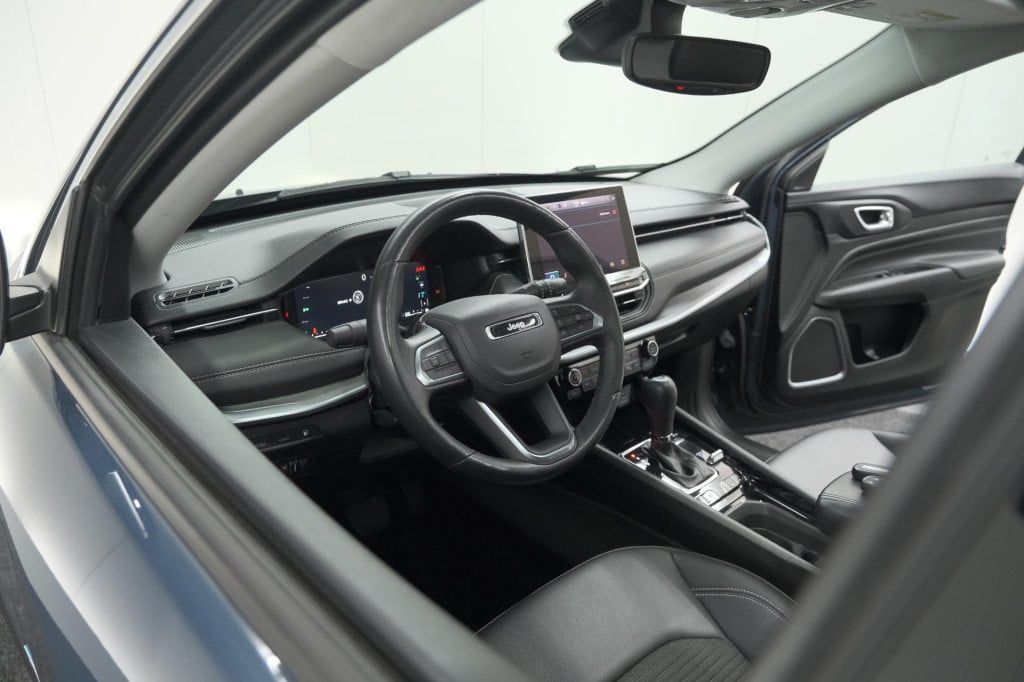 Jeep Compass 4xe 190 plug-in hybrid electric limited | elektrisch panoramad