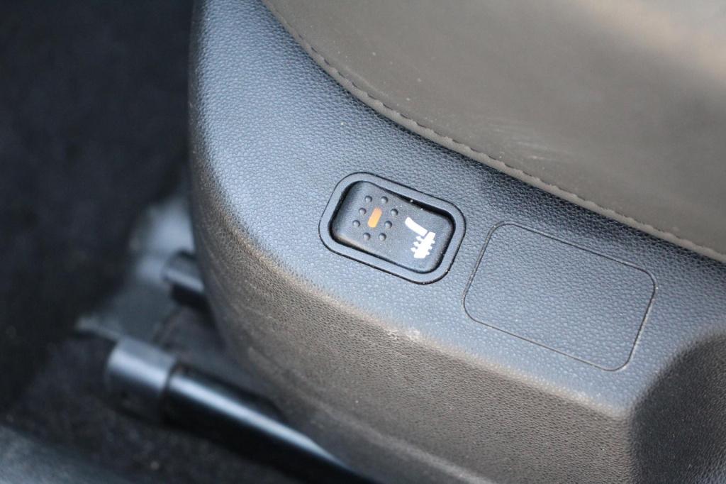 Alfa Romeo Giulietta 1.4 turbo super- sportiva - leer/alcantara - stoelverw