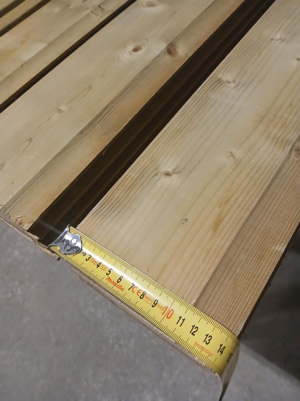 11 nieuwe planken geïmpregneerd tuinhout met mes en groef verbinding.