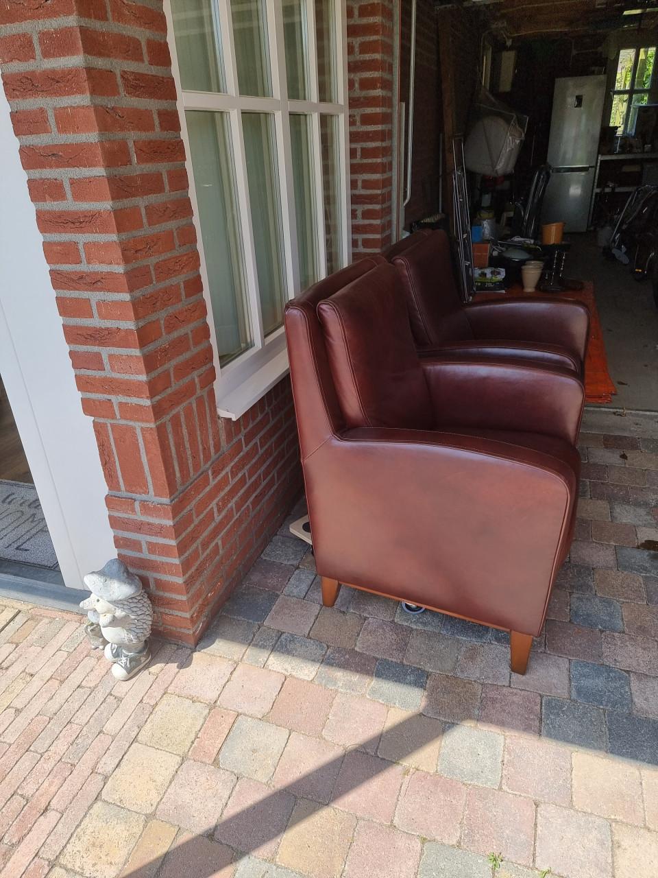 2 lederen fauteuils