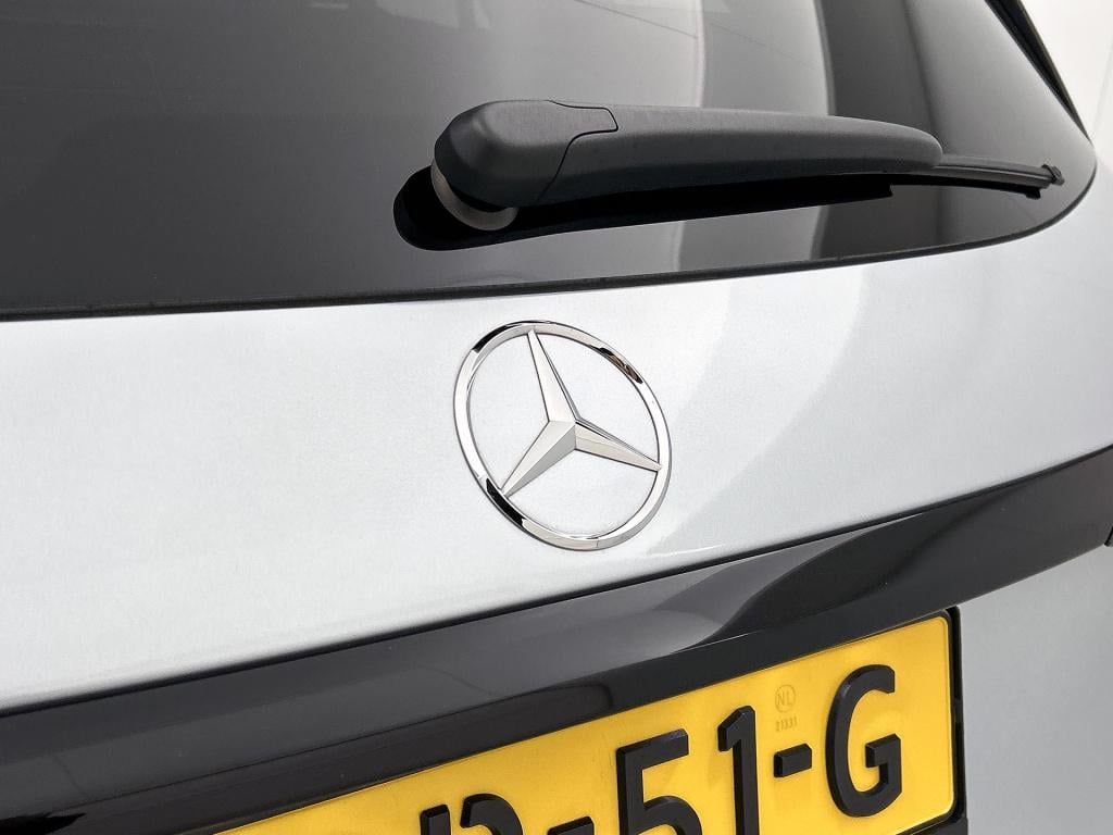 Mercedes-Benz Glc 300e 4matic sport edition | trekhaak | panoramadak | dode