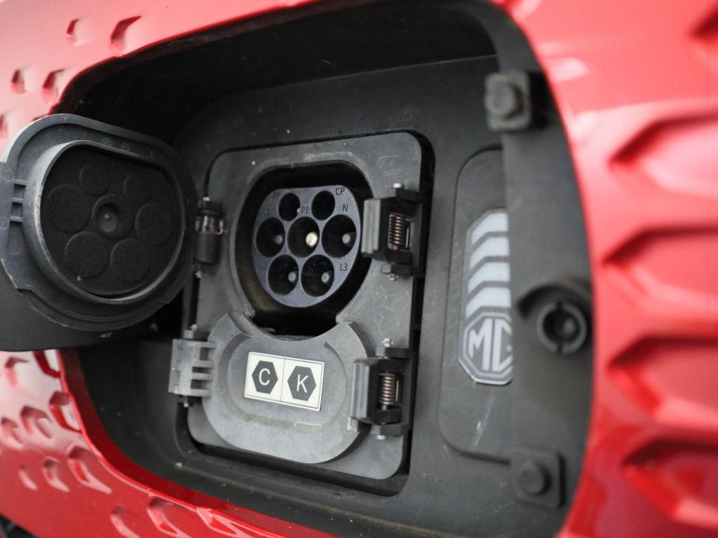 MG Zs Ev long range luxury 70 kwh