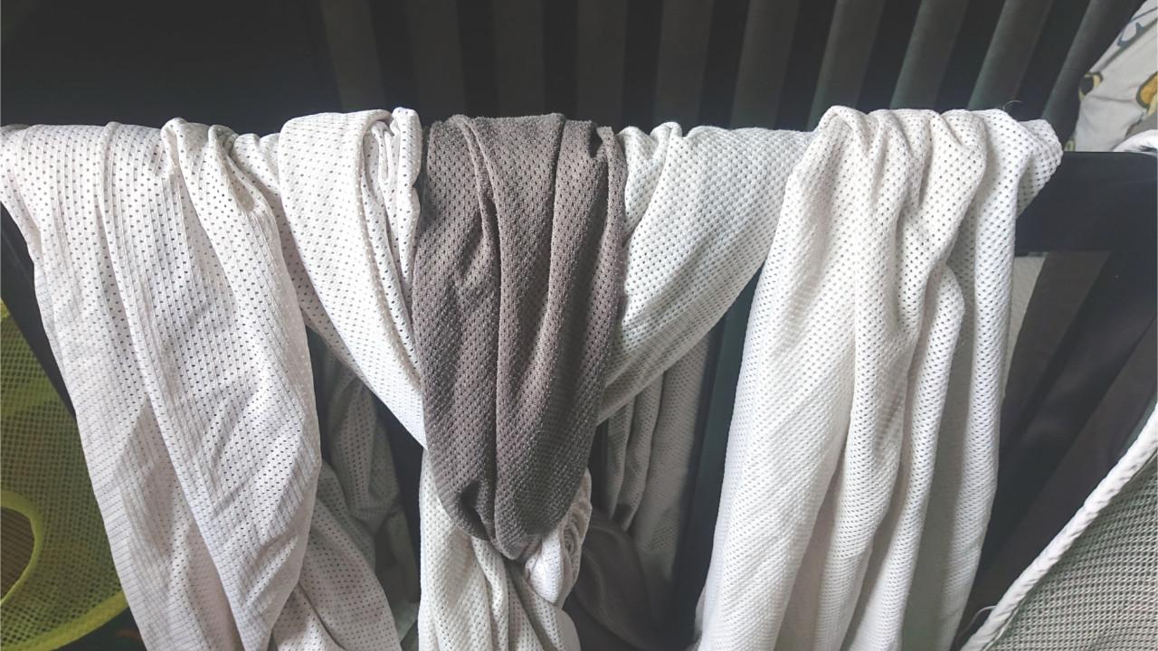 Ledikant zwart met Aerosleep matras topper en hoezen