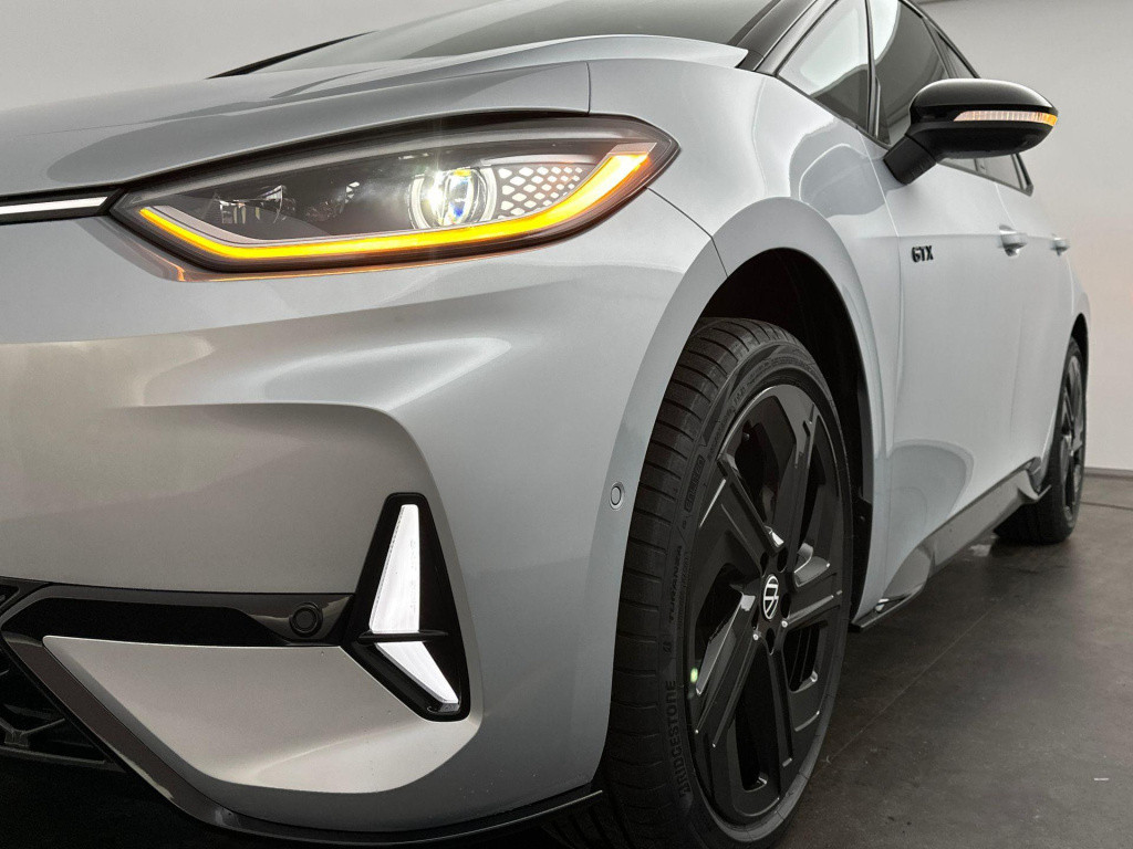 Volkswagen Id.3 gtx performance 79 kwh accu, 240 kw / 326 pk hatch