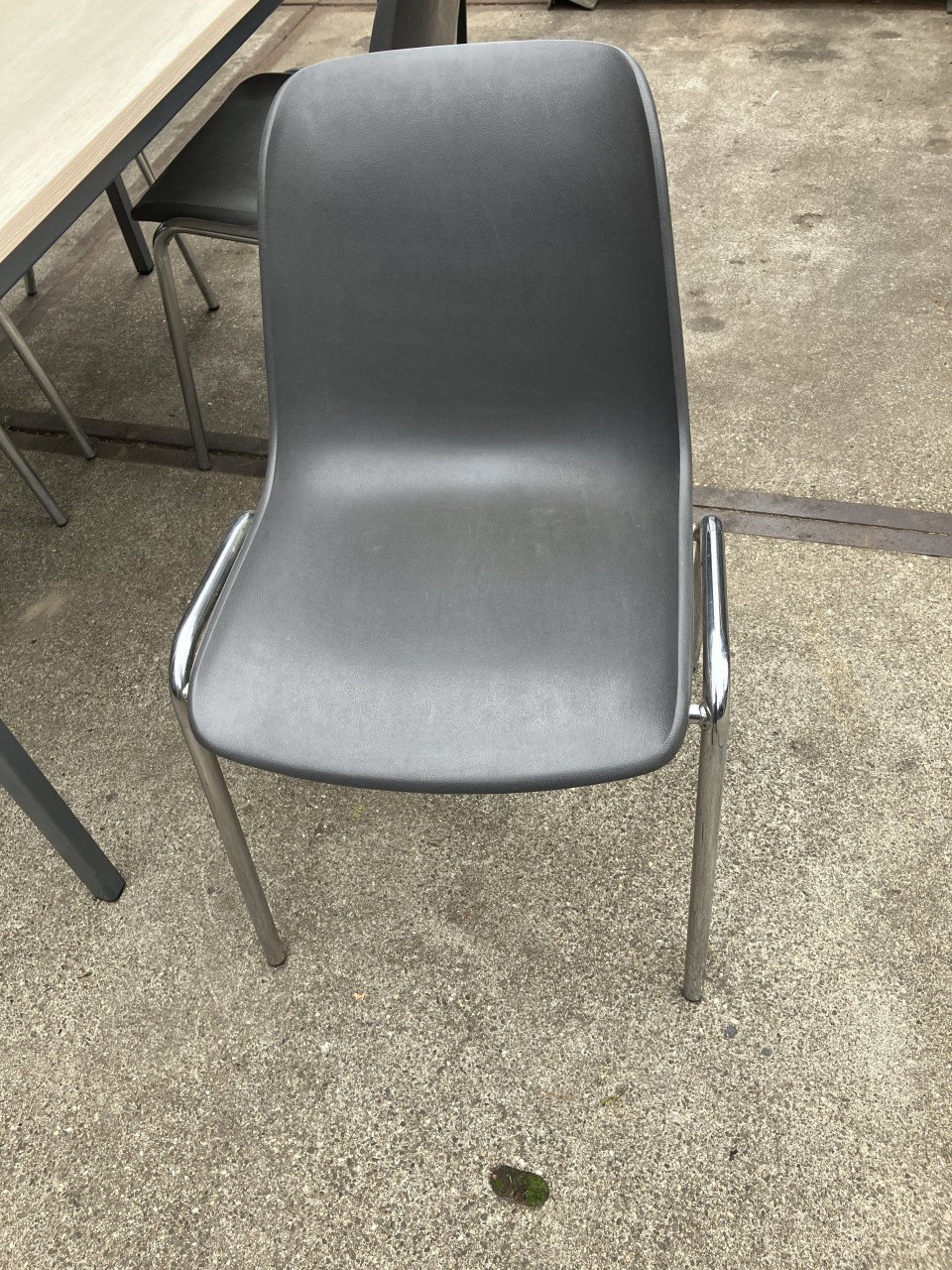 Kantine tafel + 4 stoelen gebruikt