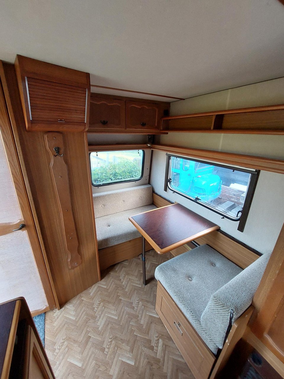 LMC 400F Retro caravan, goedkoop!