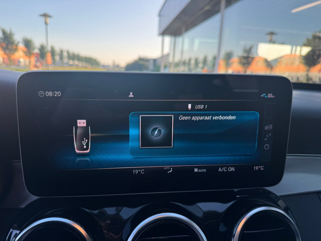 Mercedes-Benz C-Klasse 180 avantgarde automaat . trekhaak . apple-carplay