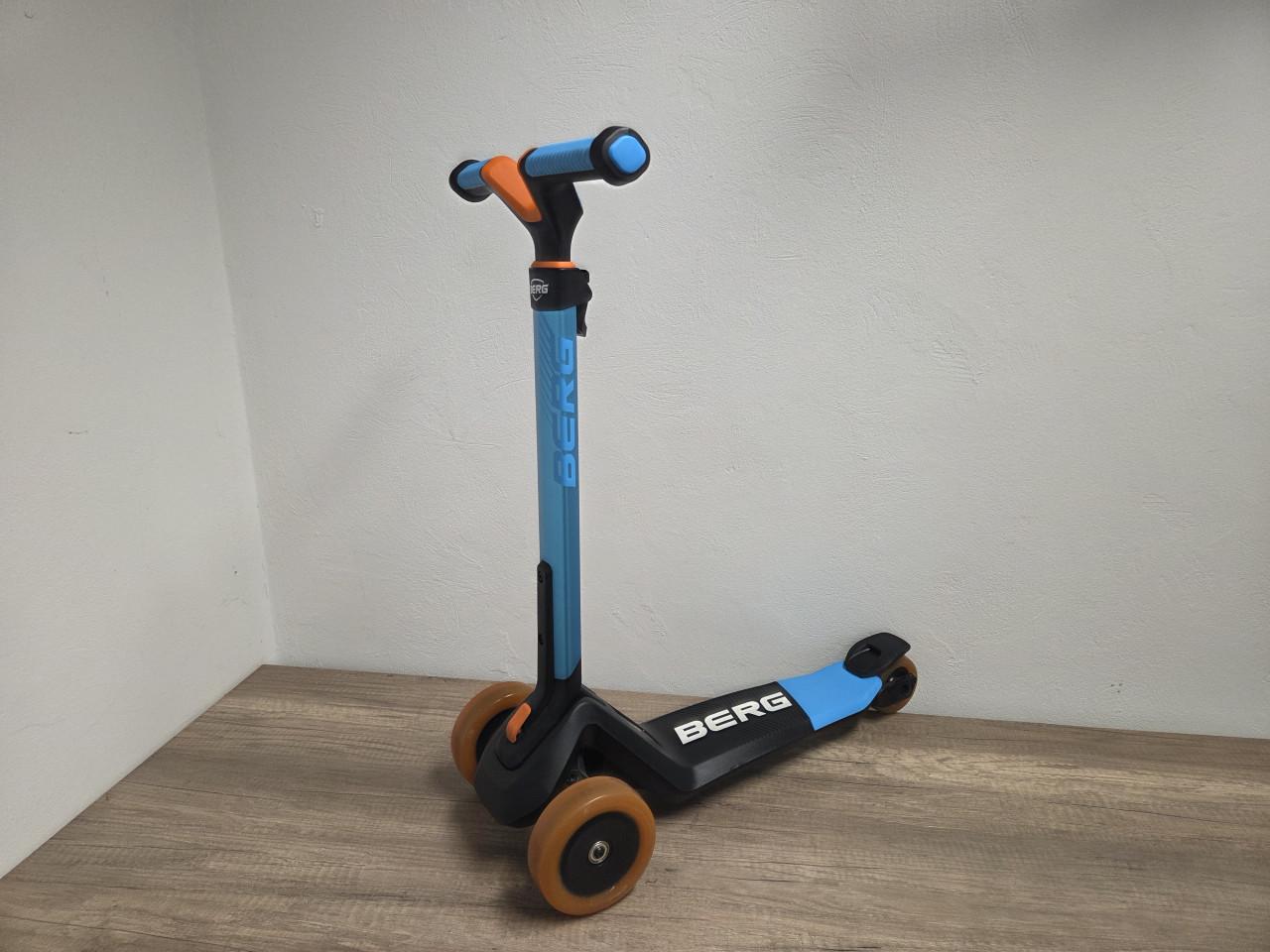 BERG NEXO Blue - Showroom model uitverkoop