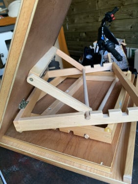 Te koop 3 handige tafel ezels/lessenaar hulpje bij tekenen