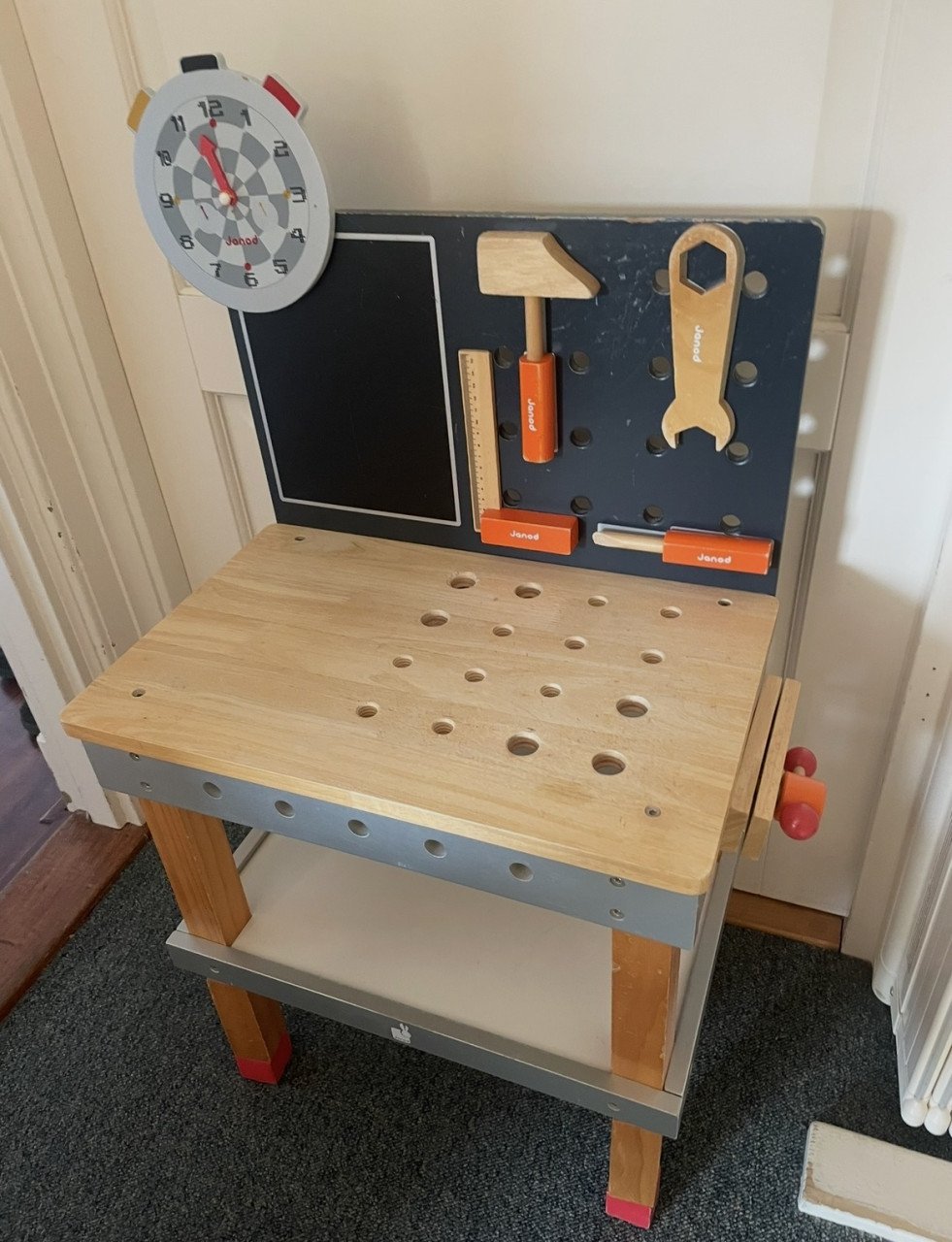 Houten speelwerkbank met gereedschap
