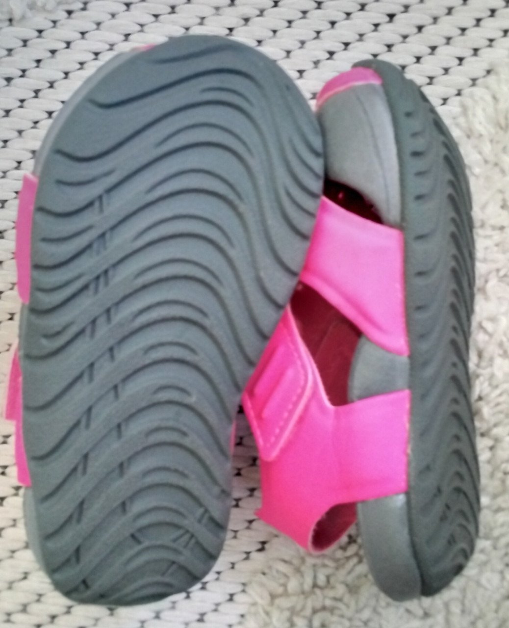 Roze Kindersandaaltjes voor een zonvakantie