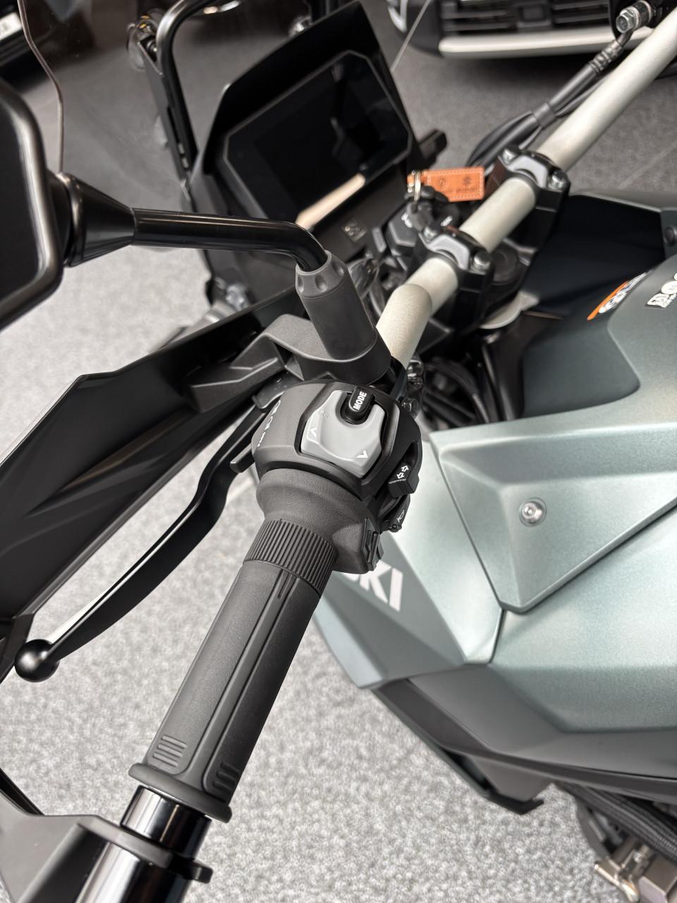 Suzuki V-STROM 800 - BJ 2024 - 3.874 km