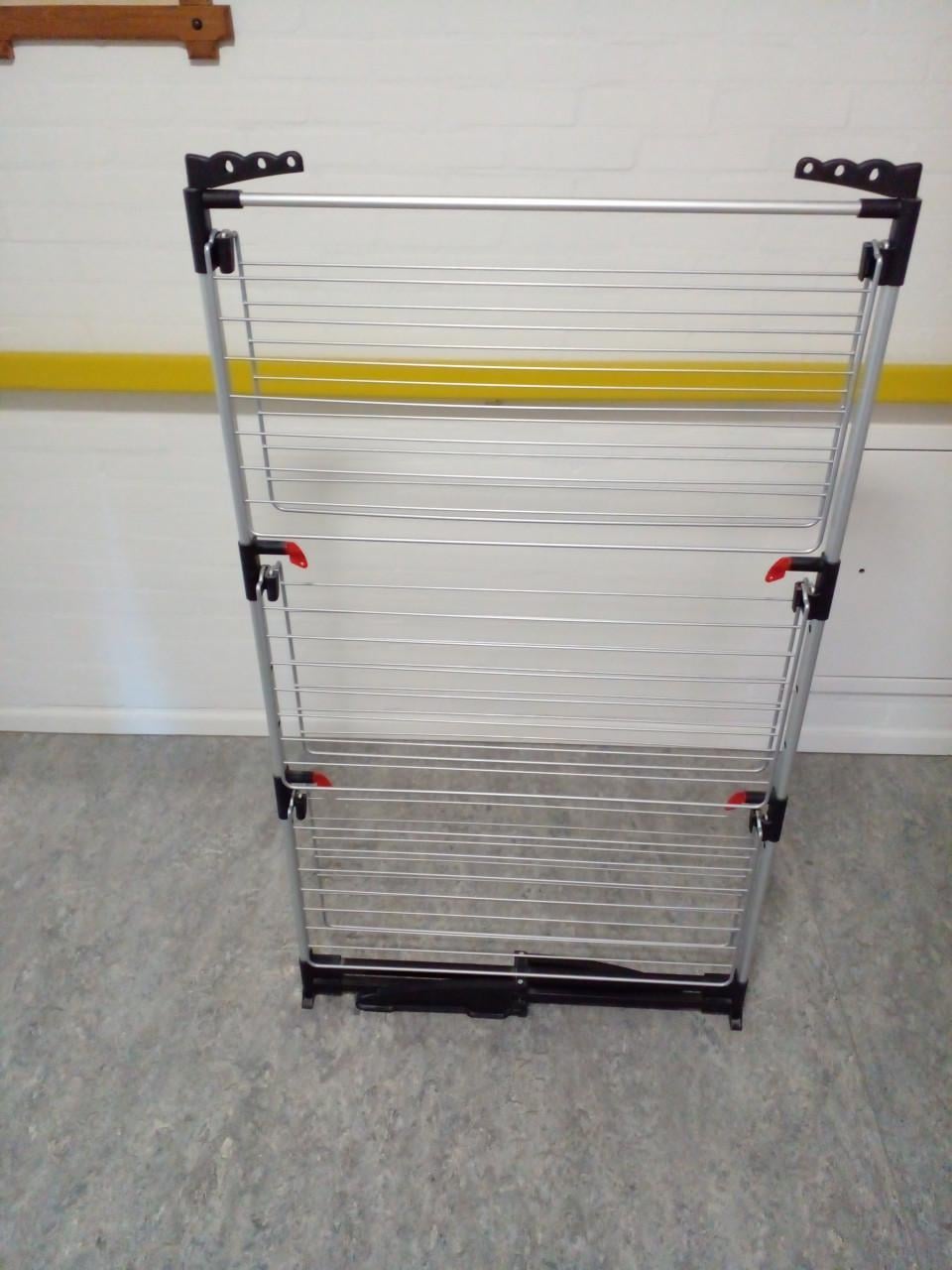 Groot aluminium wasdroogrek H=140 cm x Br=80 cm.