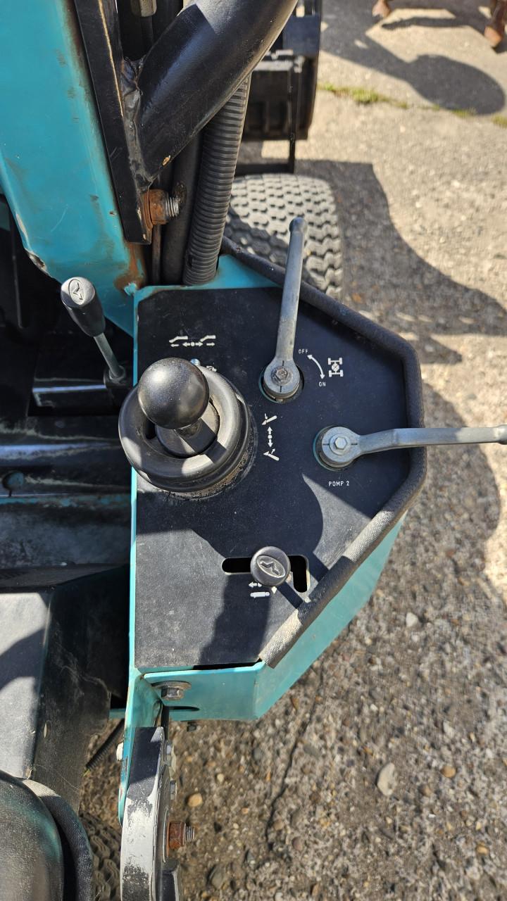 Avant Vano 420D shovel