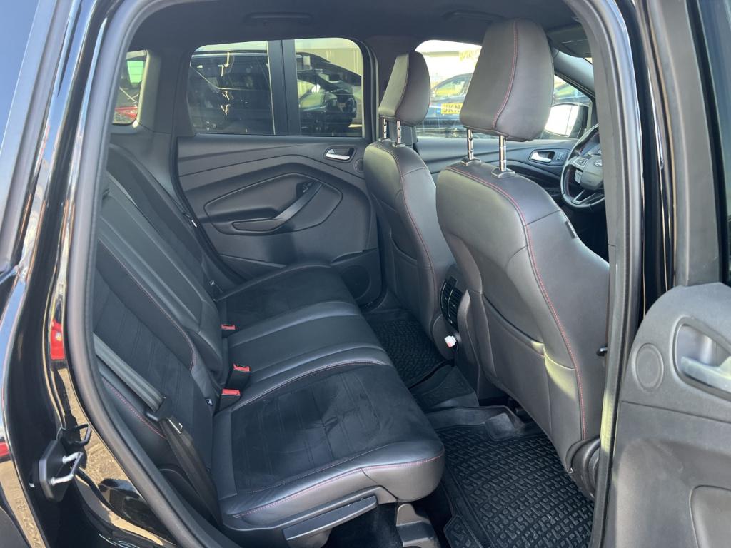 Ford Kuga 1.5 ecoboost 150pk 2wd st line , trekhaak , winterpack