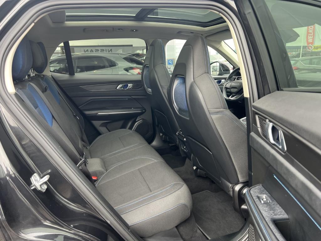 Lynk & Co 01 1.5 261pk phev plug inn hybrid ,black edition , pano dak,car p