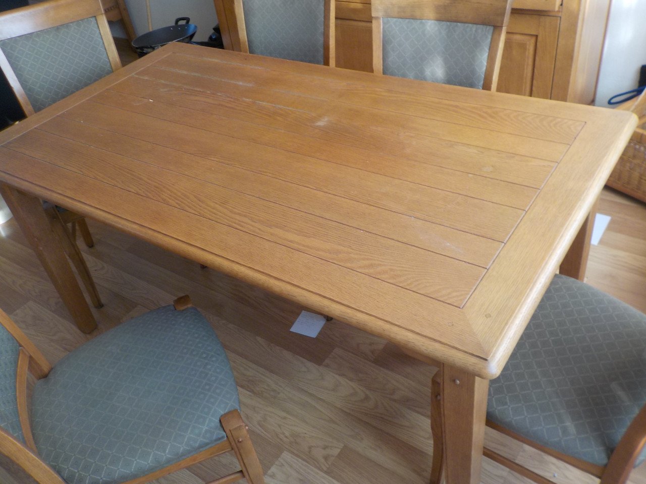 Blank eiken tafel 160 x 85 cm + 6 stoelen in goede tot zeer goede staat