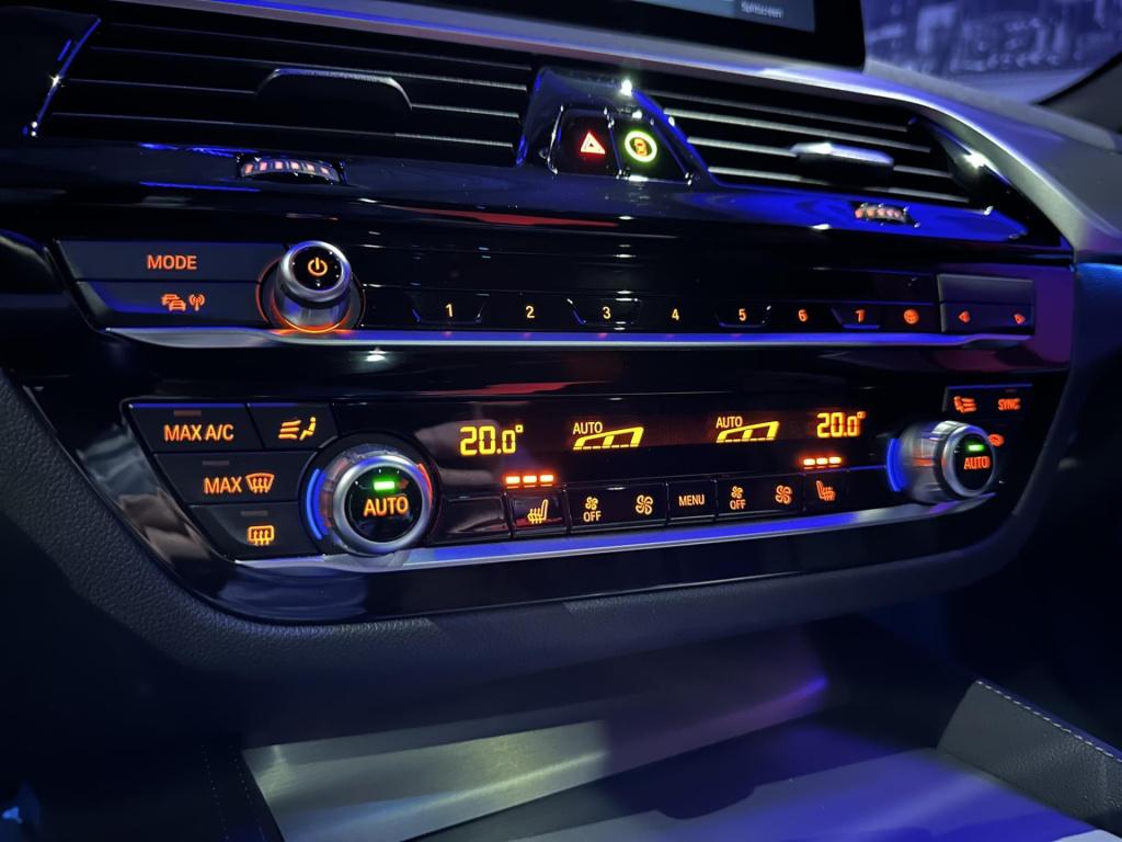 BMW 5 Serie 530e business edition plus *schuifdak*laser*hud*acc*