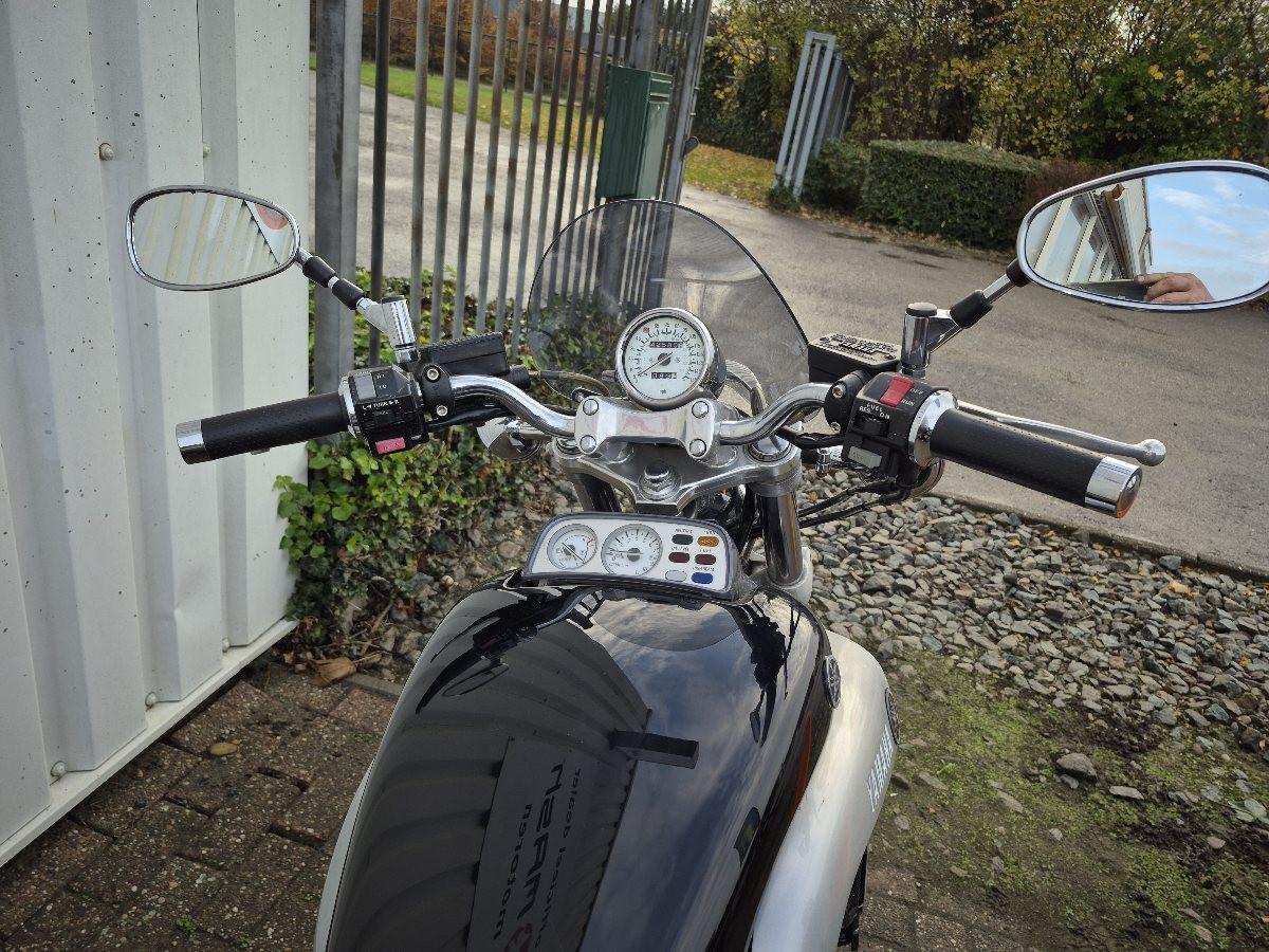Yamaha V-Max 1200