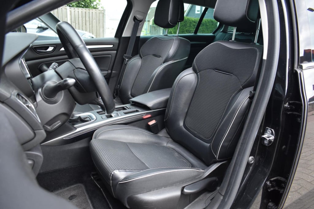 Renault Megane 1.3 tce bose | schuifdak | apple carplay | camera | adaptiev