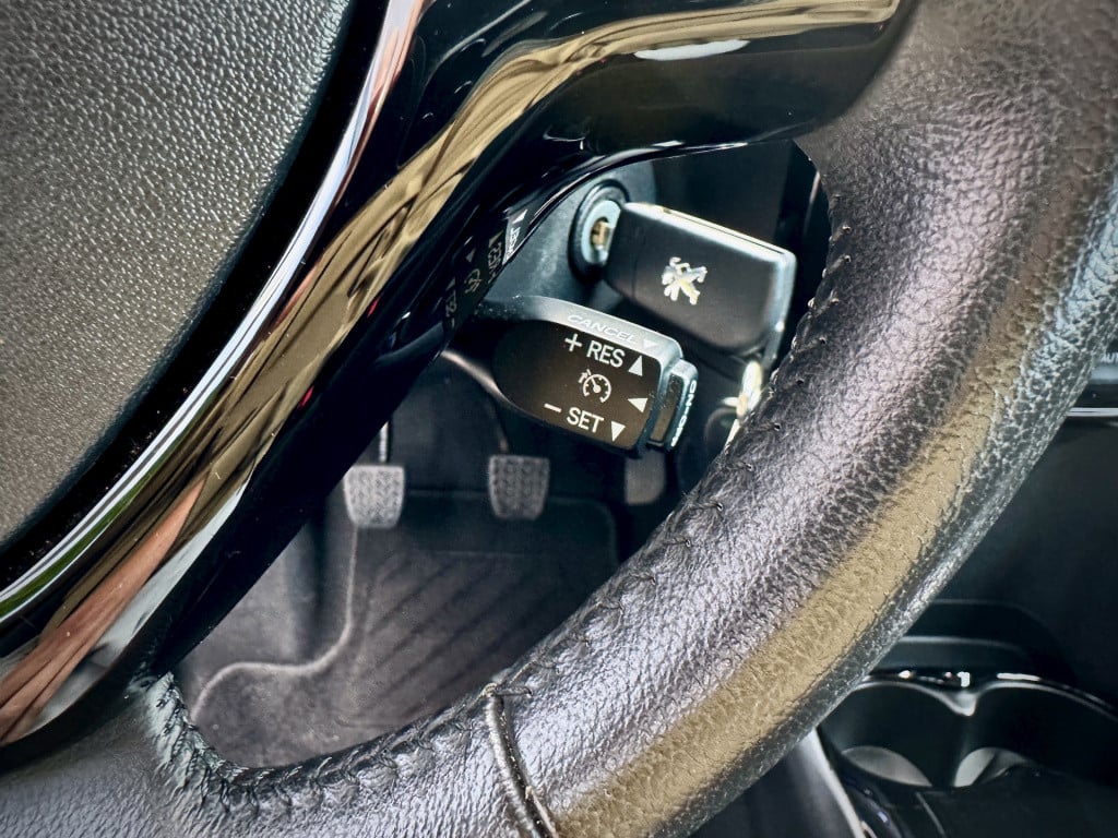 Peugeot 108 1.0 e-vti allure ecc cruise camera