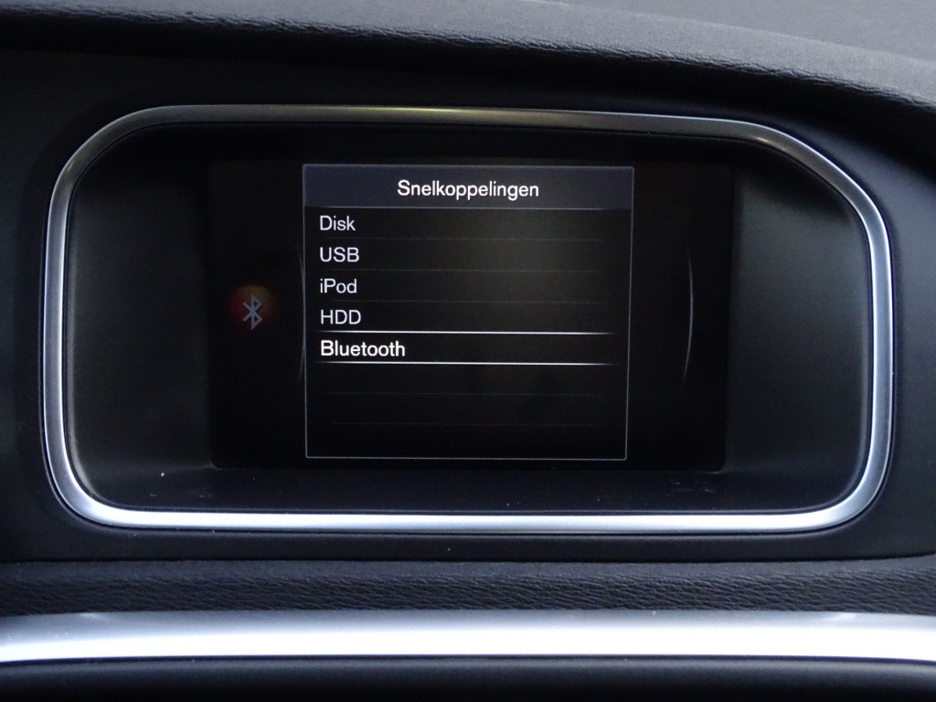 Volvo V40 1.6 t2 momentum | stoelverwarming | navi | bluetooth