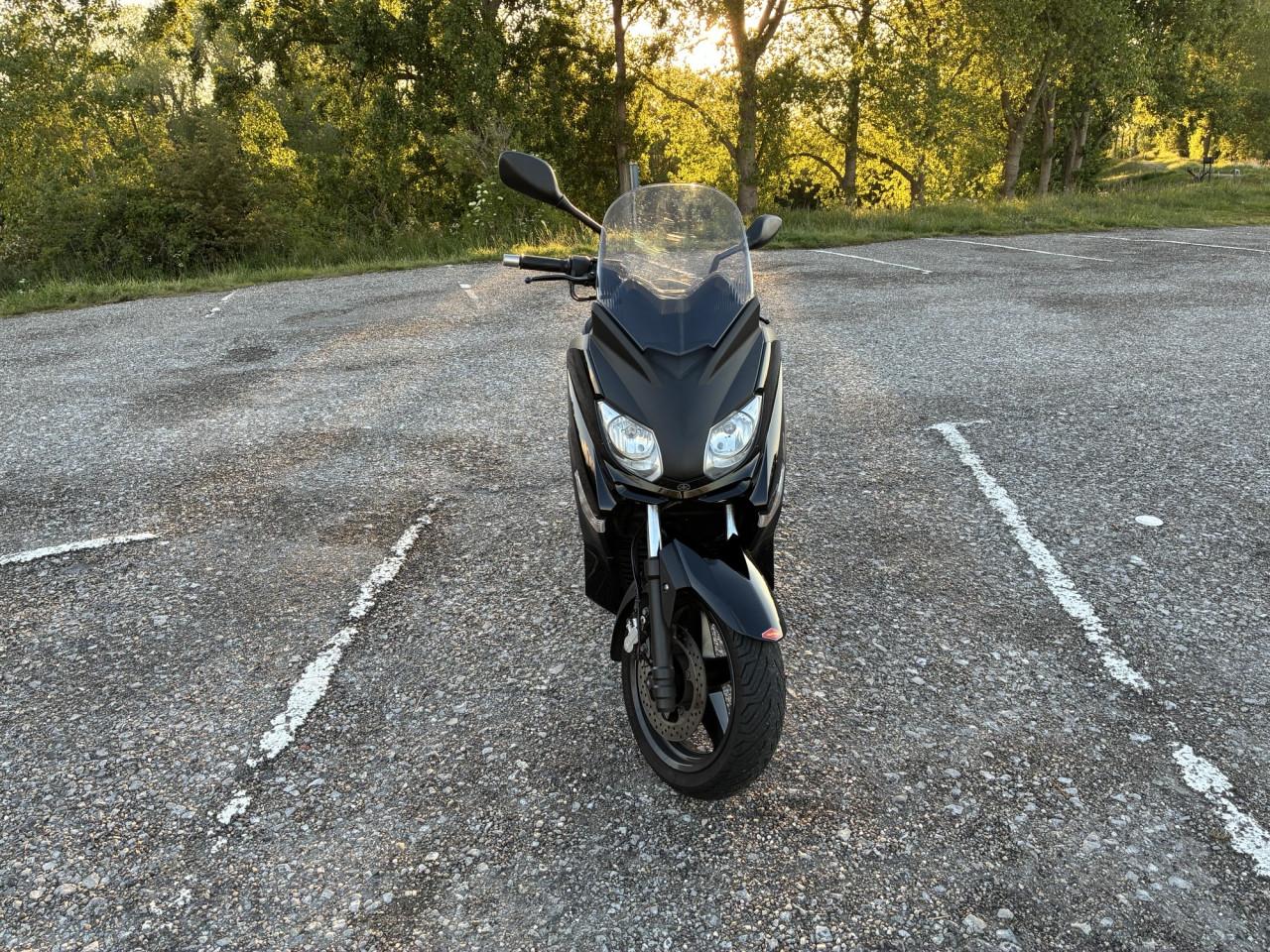 Yamaha X-max 250R Motorscooter met lage KM-stand