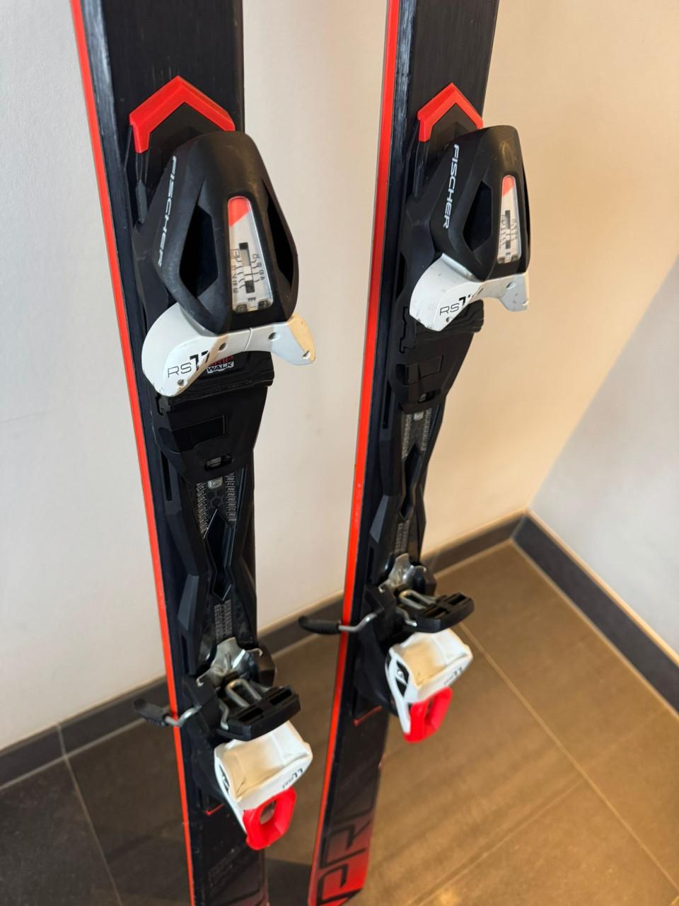 Fisher F18 PRO, lengte 1.74m met RS11 binding.