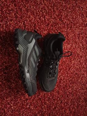 Kunstgrasschoen Adidas maat 41 (7,5)