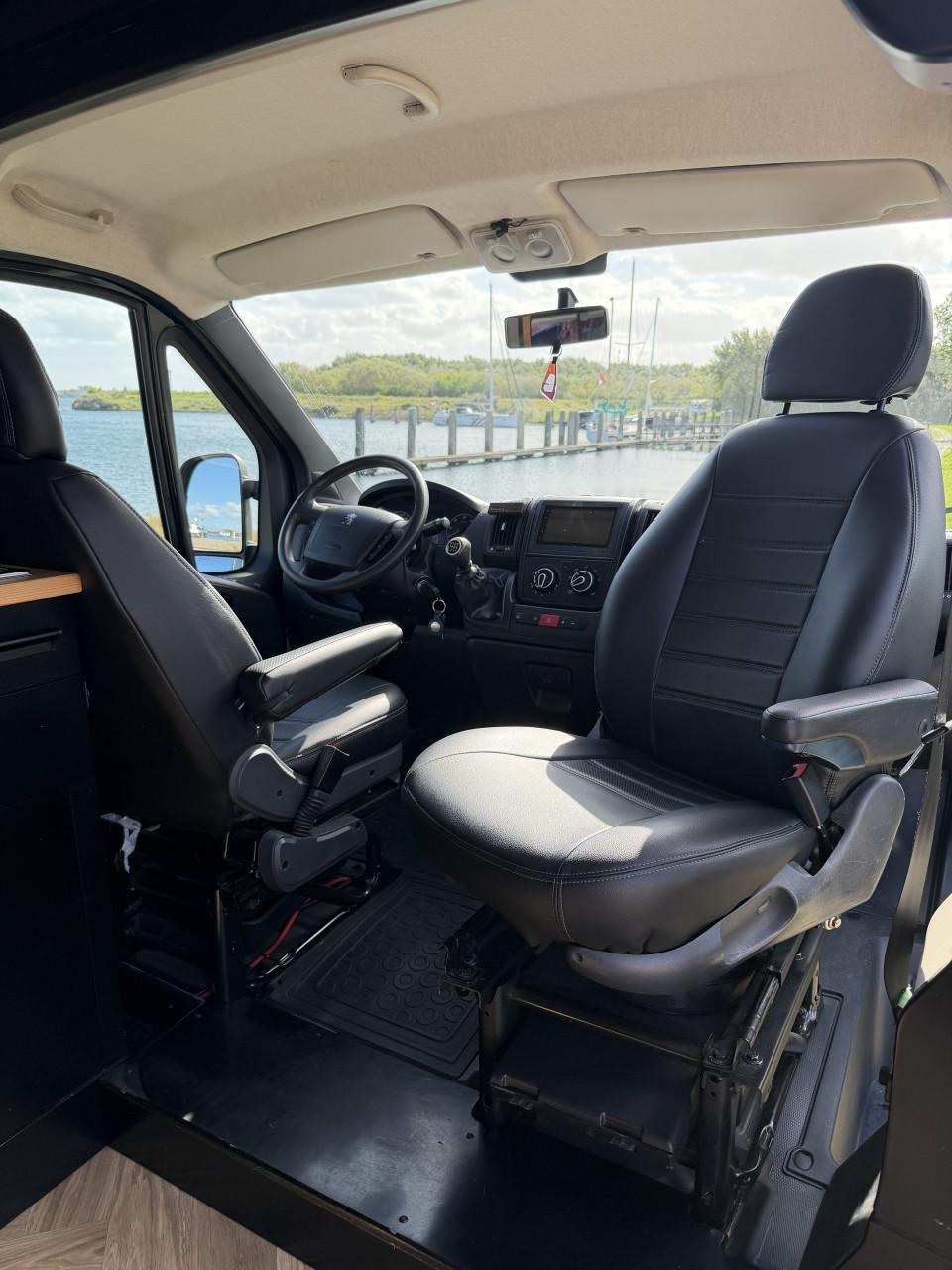 Peugeot boxer ofgrid camper
