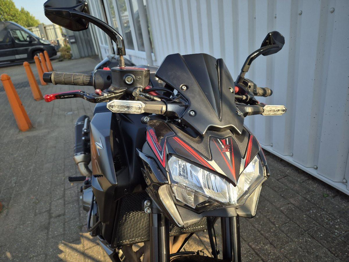 Kawasaki Z900 Akrapovic uit 2023
