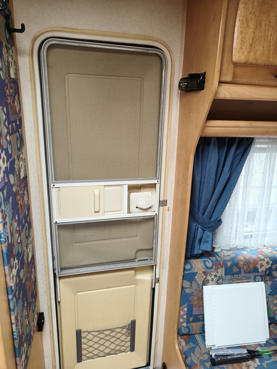 HOBBY Exclusive  495 met mover een voortent