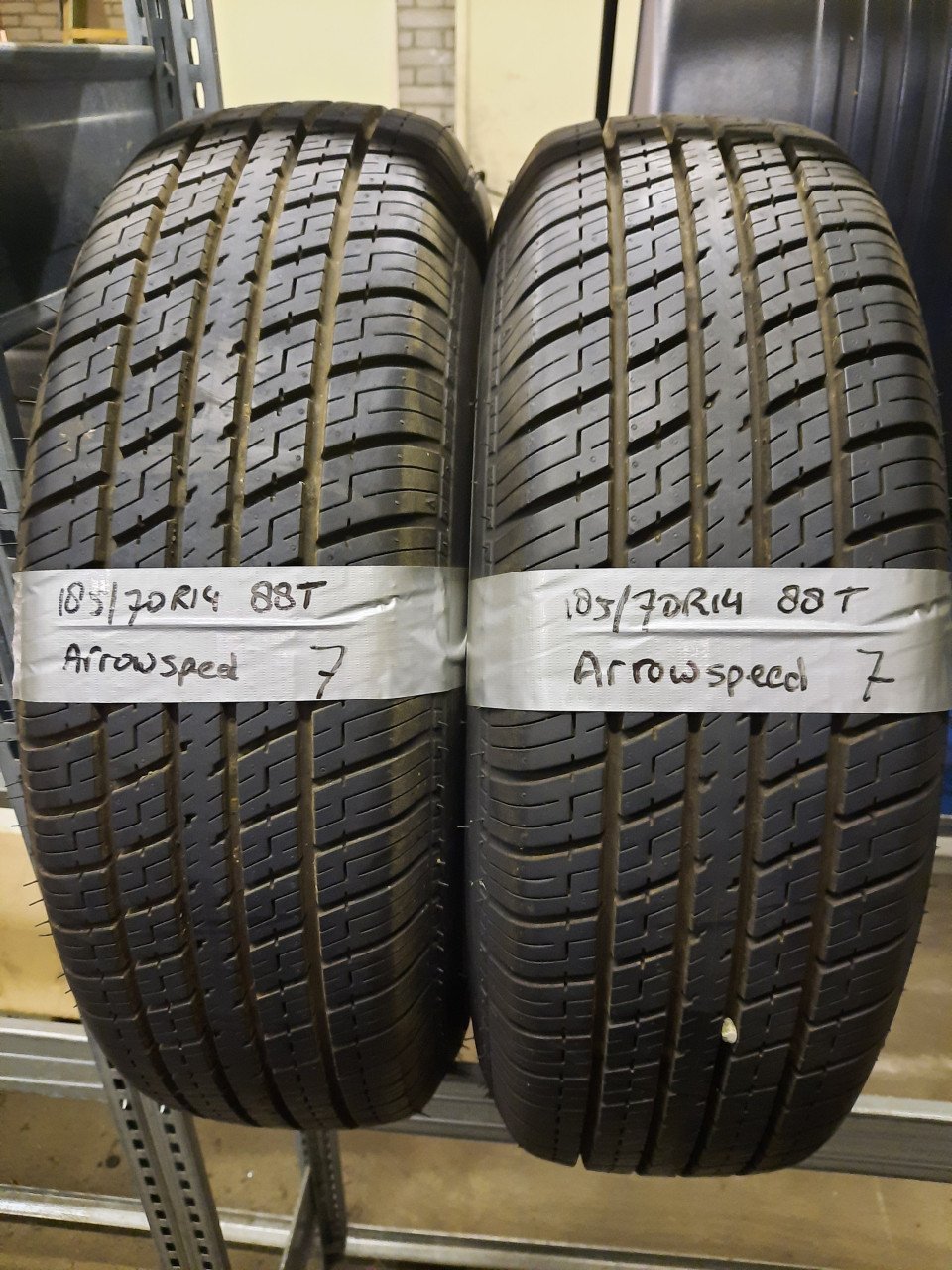 Diverse banden, velgen, spatborden aanhanger aanhangwagen kar trailer