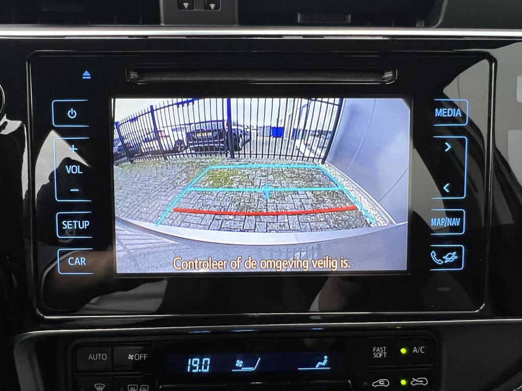 Toyota Auris 1.8 hybrid energy.