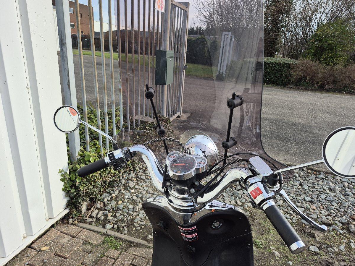 BTC Legend scooter uit 2019, in nieuwstaat