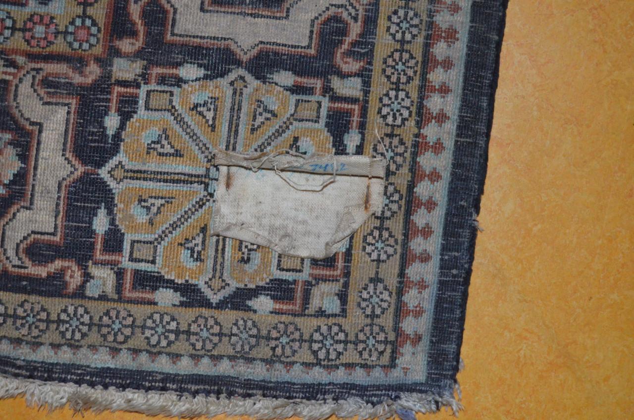 Klein Perzisch tapijt, ook deze kan niet echt vliegen.......