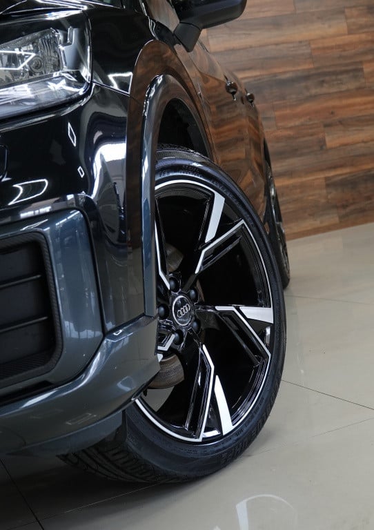 Audi Q2 30 tfsi | stoelverw. | leder | pdc |