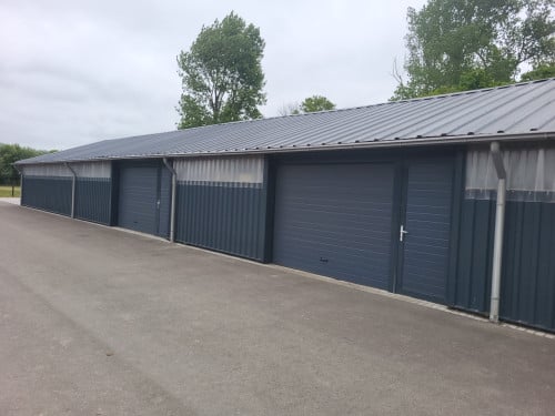 Binnenkort te huur: opslag / hobbyruimte110 m2 en 500 m2