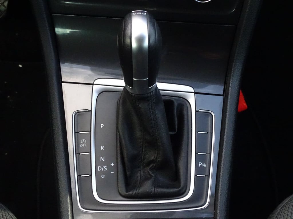 Volkswagen Golf 1.0 tsi comfortline business automaat | carplay | 18"