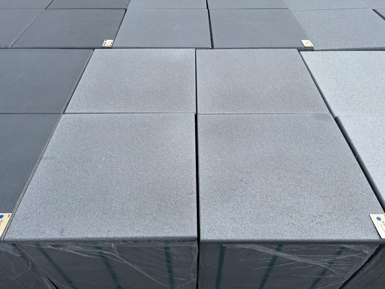 Gecoate betontegels