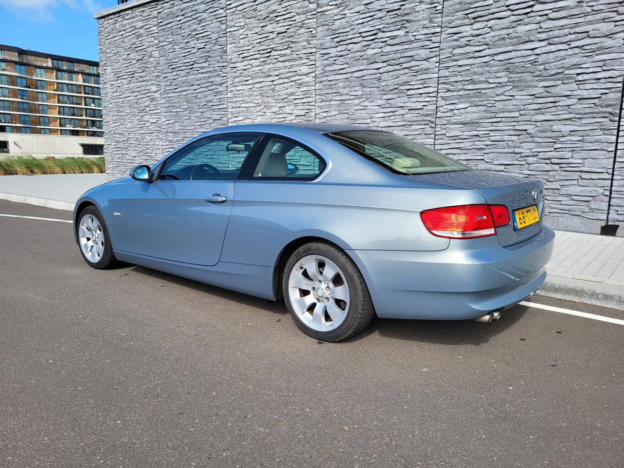 BMW 325i Coupe High Executive Aut. 218pk