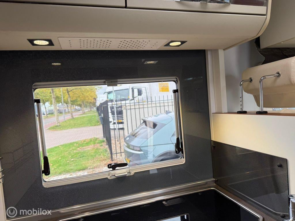 Adria Onbekend matrix m 670 sc