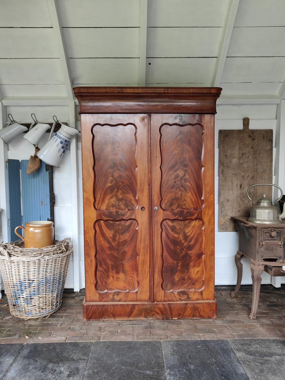 Antieke biedermeier kast