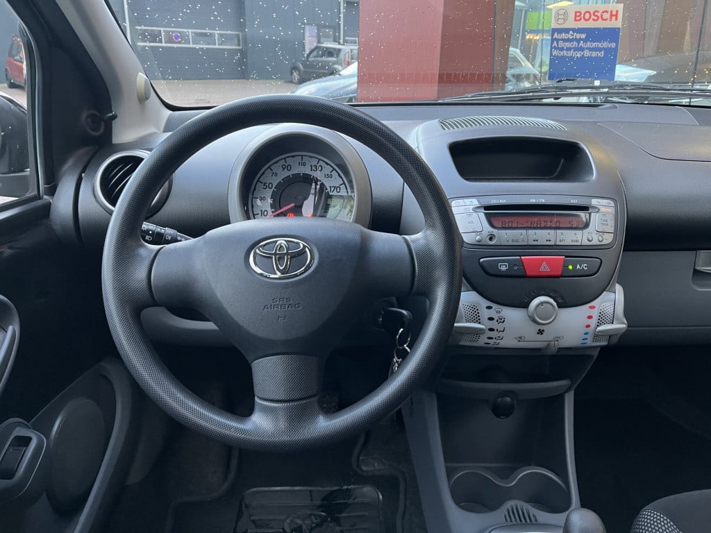 Toyota Aygo 1.0-12v comfort 5-deurs | automaat | park. sensoren | lichtmeta
