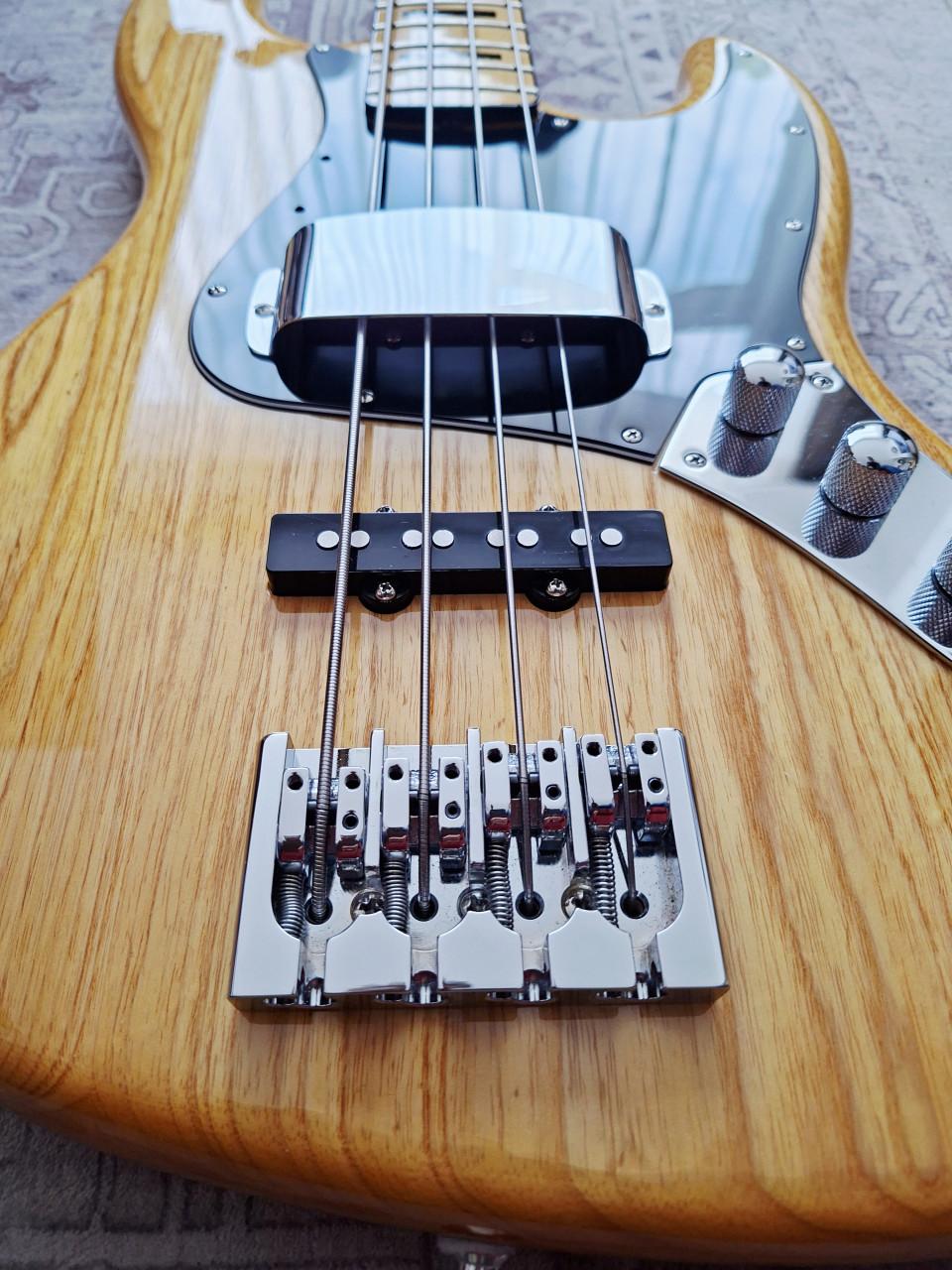 Fender Peterbuilt Jazz basgitaar naturel z.g.a.n.