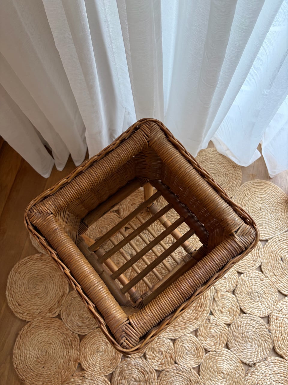 Vintage rotan / rieten plantenhouder