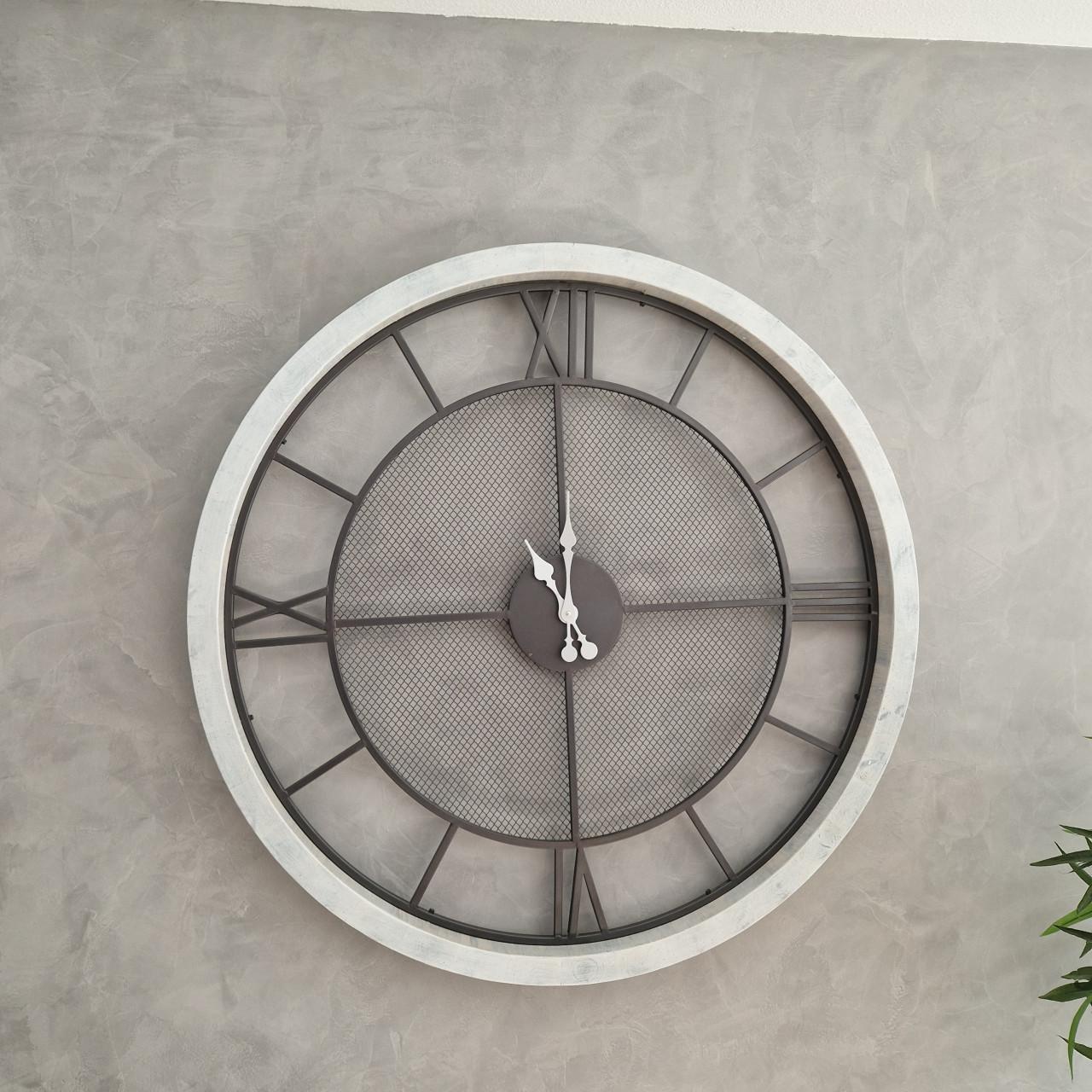 Te koop grote wandklok